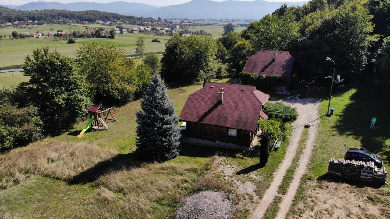 Woodenhouse With Two Apartments Otočac المظهر الخارجي الصورة