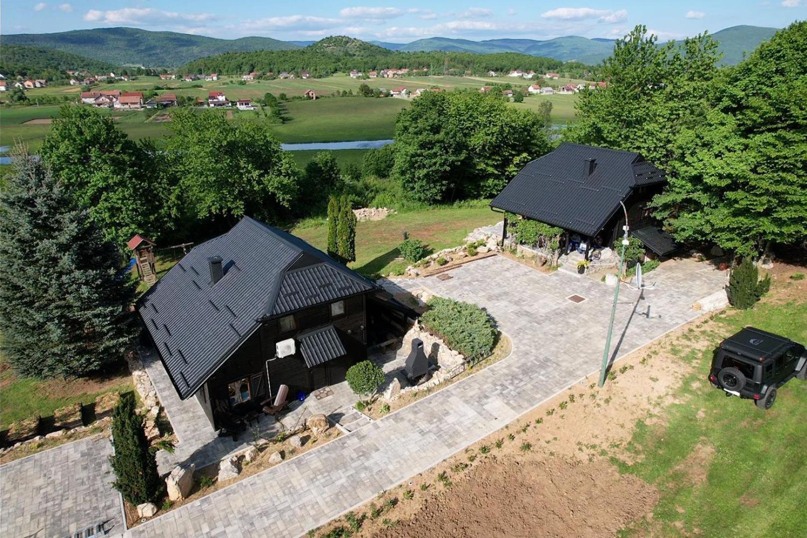 Woodenhouse With Two Apartments Otočac المظهر الخارجي الصورة
