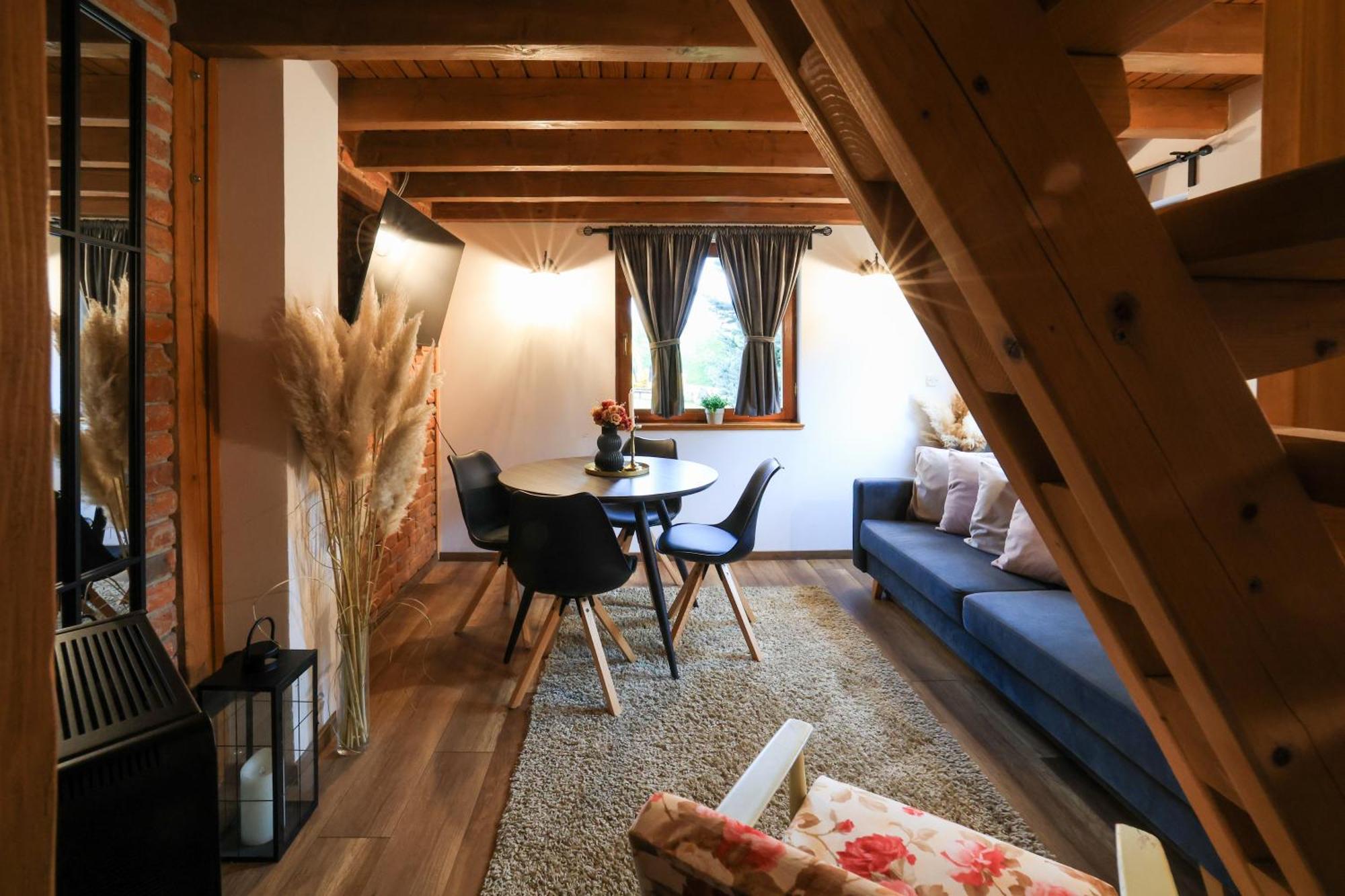 Woodenhouse With Two Apartments Otočac المظهر الخارجي الصورة