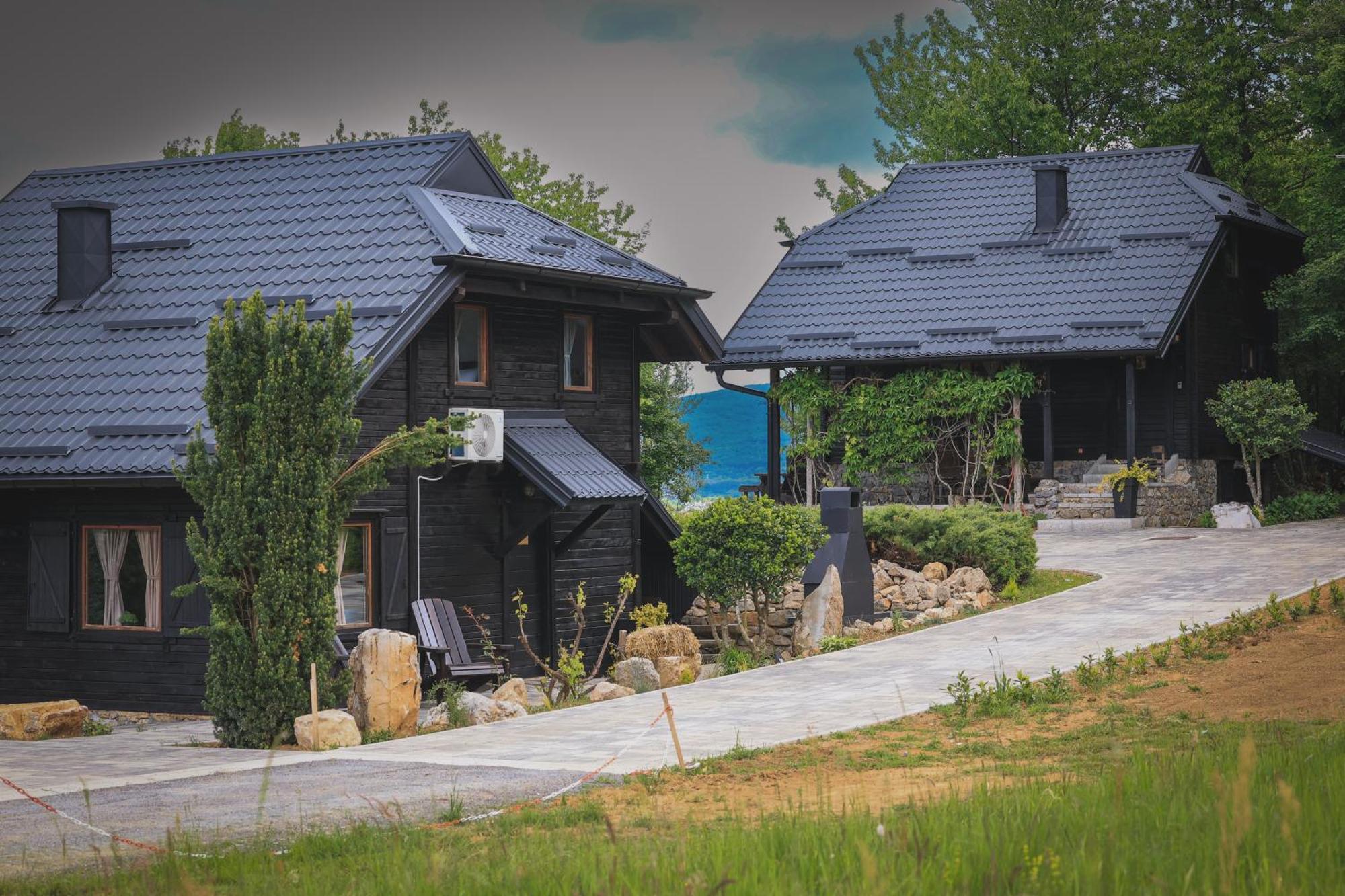 Woodenhouse With Two Apartments Otočac المظهر الخارجي الصورة